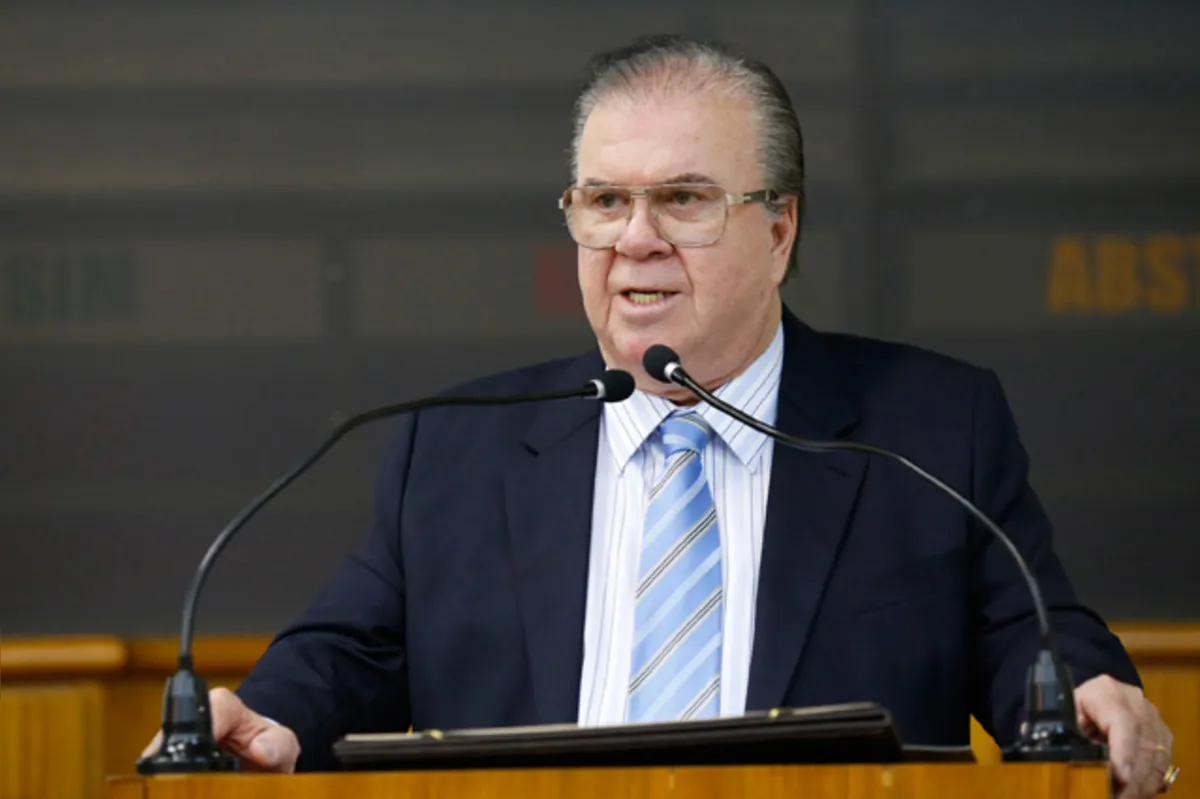 Franklin Vieira da Silva em sessão solene de Outorga do Título de Consagração Pública Municipal ao O Diário do Norte do Paraná  em 26 de Junho de 2014 