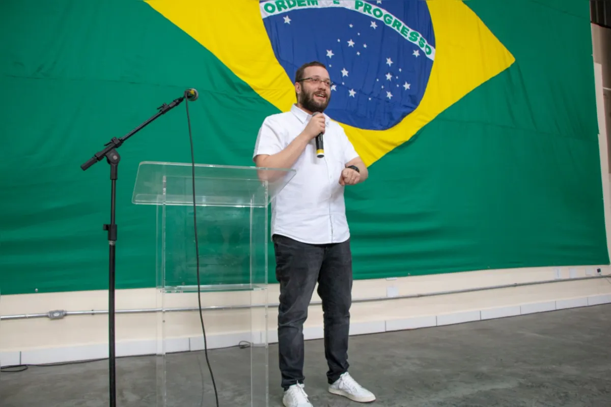 Imagem ilustrativa da imagem No último dia de convenções, Filipe Barros oficializa candidatura à Prefeitura de Londrina