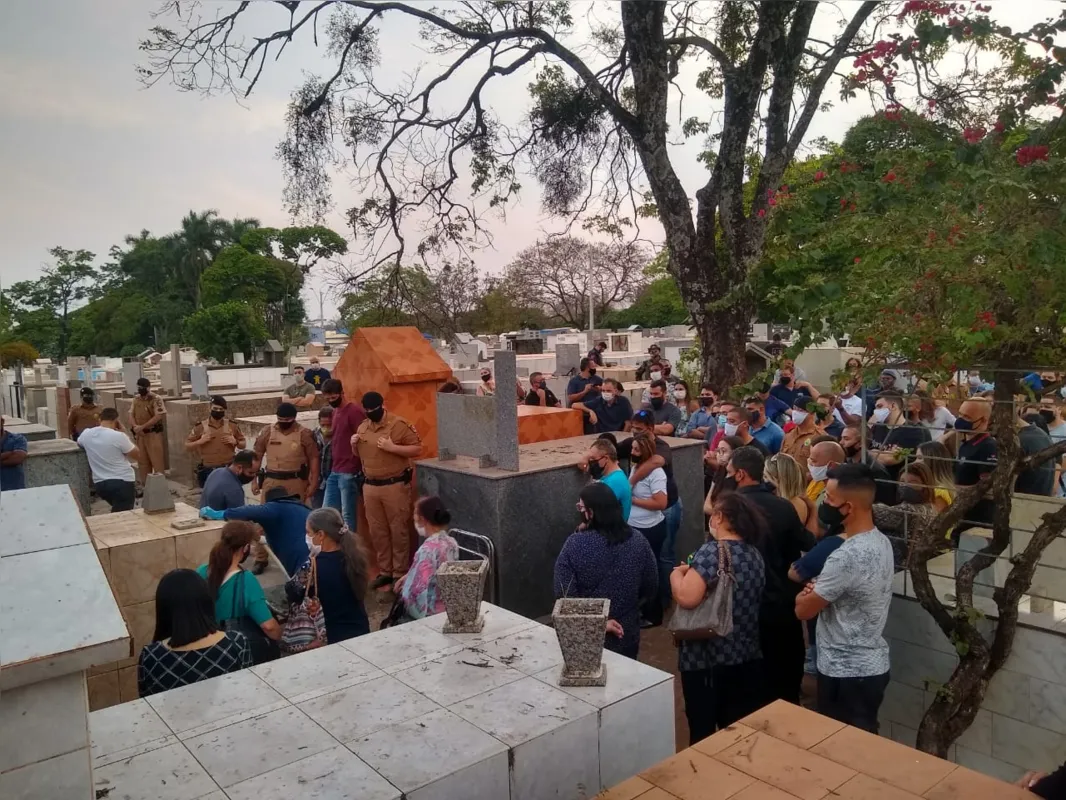 Imagem ilustrativa da imagem PM executado na zona norte é sepultado em Londrina