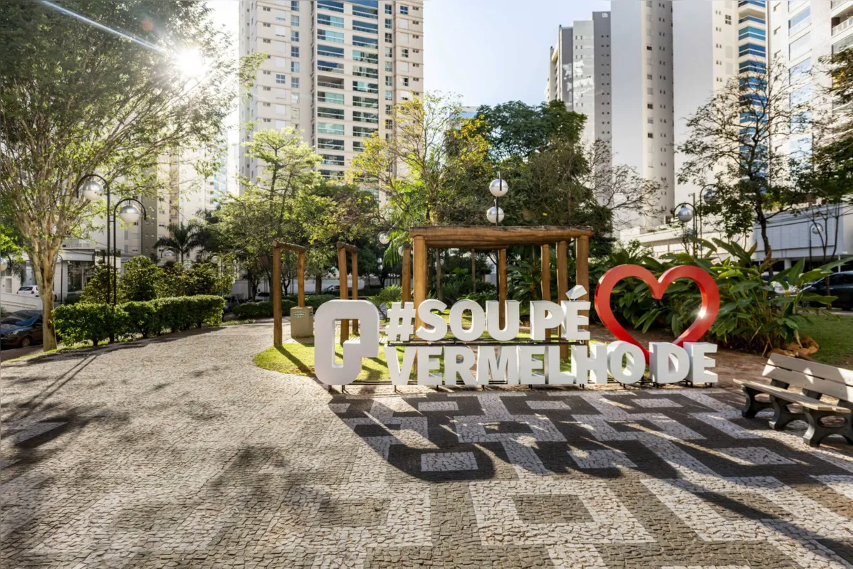 Imagem ilustrativa da imagem Praça Pé Vermelho: dez anos de história em Londrina