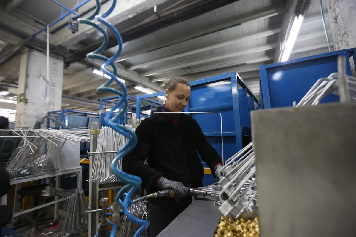 Imagem ilustrativa da imagem Produção industrial do Paraná volta a cair em julho