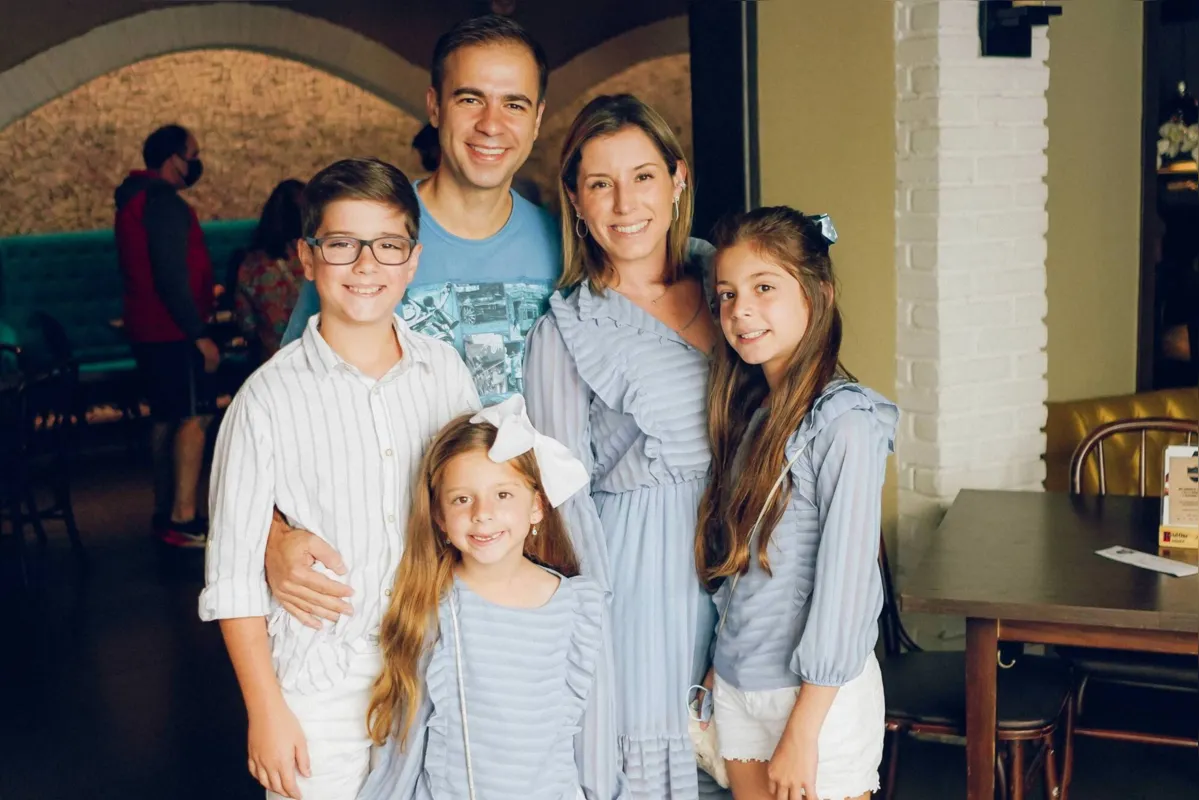 Antônio Neto, Catarina, Rebeca, Júnior e Juliana Plastina