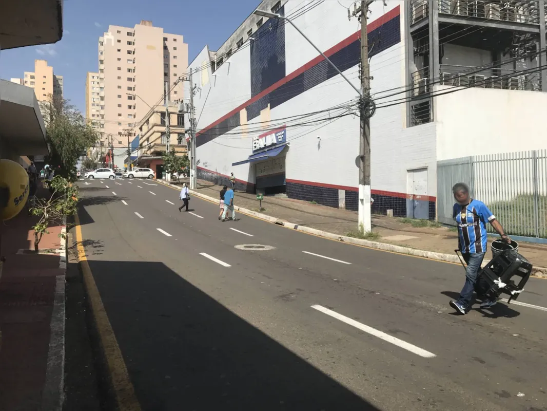 Imagem ilustrativa da imagem 'Velhos' hábitos no trânsito de Londrina colocam pedestres em risco
