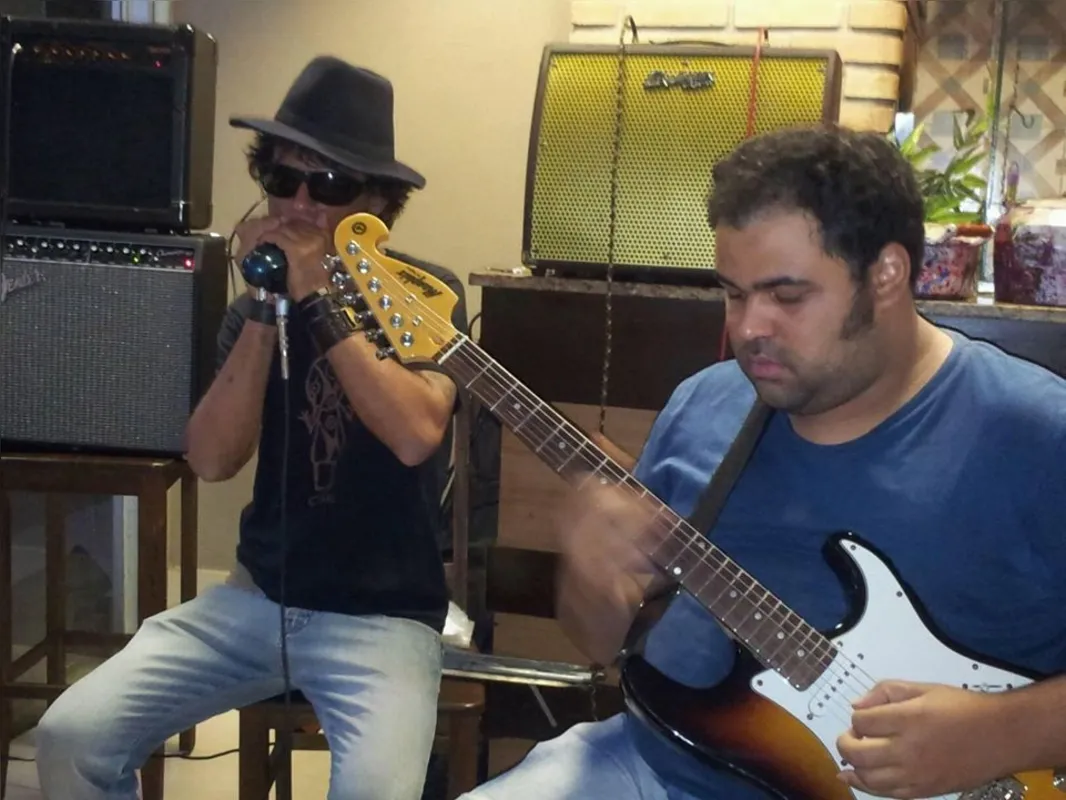 Oswaldo Coyot e Alessandro Franco se apresentam neste sábado na White Horse Disco