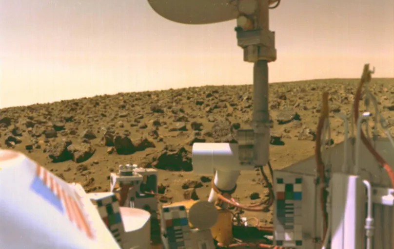 A sonda Viking 2 chegou à Marte logo depois que a pioneira Viking 1. Elas transmitiram informações para a Terra até 1982