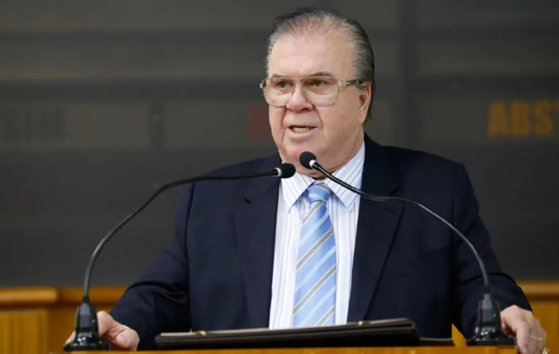 Franklin Vieira da Silva em sessão solene de Outorga do Título de Consagração Pública Municipal ao O Diário do Norte do Paraná  em 26 de Junho de 2014 