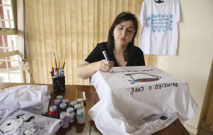 A empreendedora Rafaela El Terras relata as dificuldades em achar camisetas de algodão no mercado 