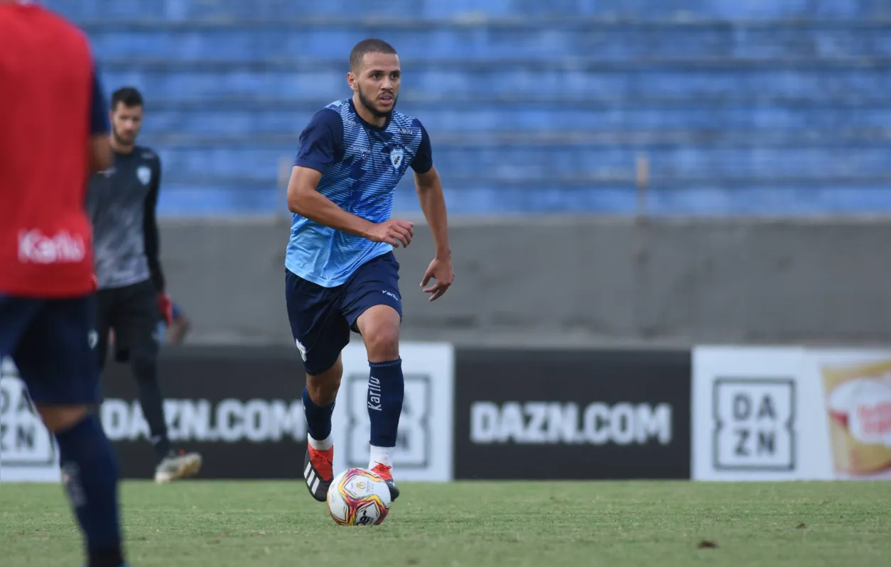 Recuperado de uma lesão muscular, Marcondes voltará a ser titular em Criciúma no lugar de Jeferson