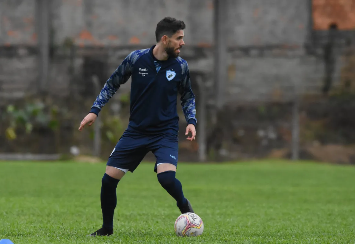 Recuperado de uma lesão muscular, o volante Marcel pode reaparecer no time titular no sábado 
