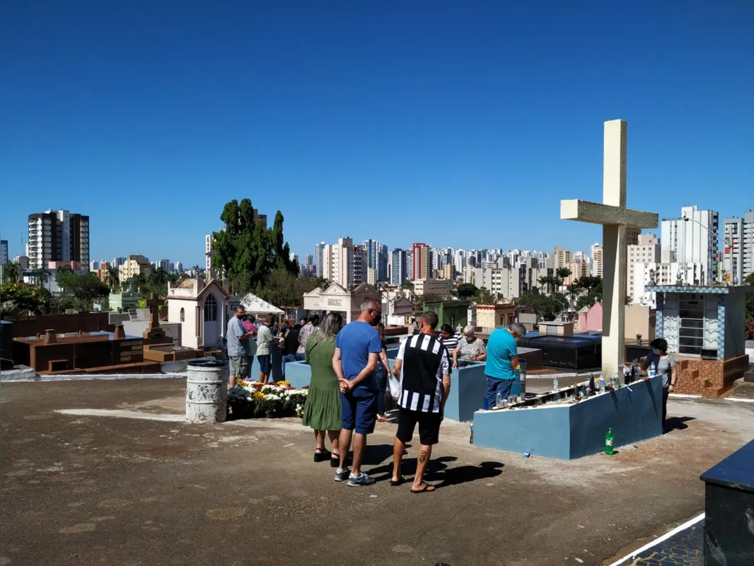 Movimentação também foi menor no Cemitério São Pedro