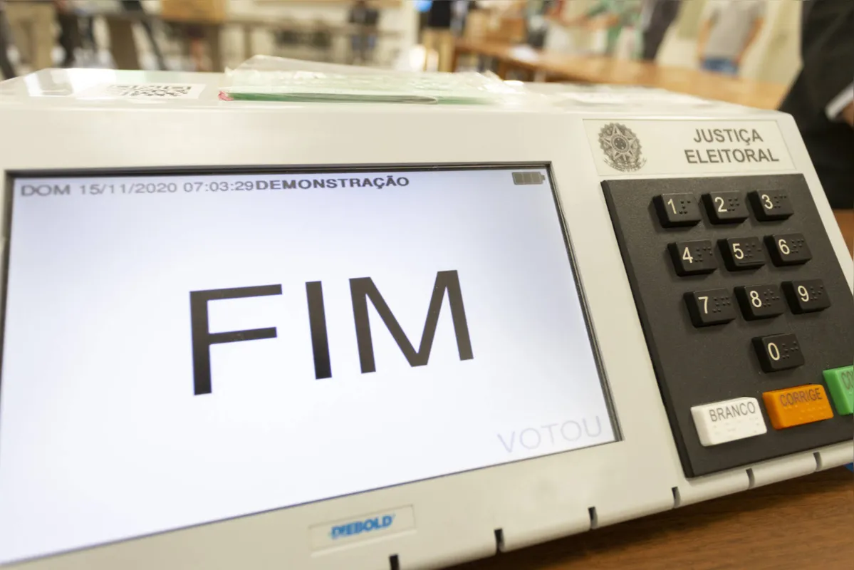 Imagem ilustrativa da imagem Cidades da região têm problemas com urnas e ausência de mesários