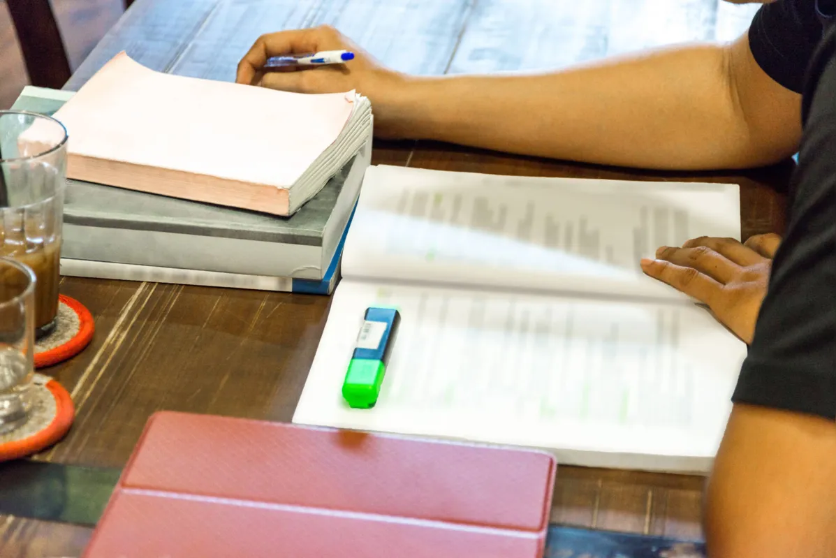 Clube de Leitura tem o objetivo de discutir as dez obras literárias exigidas para o Vestibular da UEL; todos os meses, um livro é analisado por um professor convidado