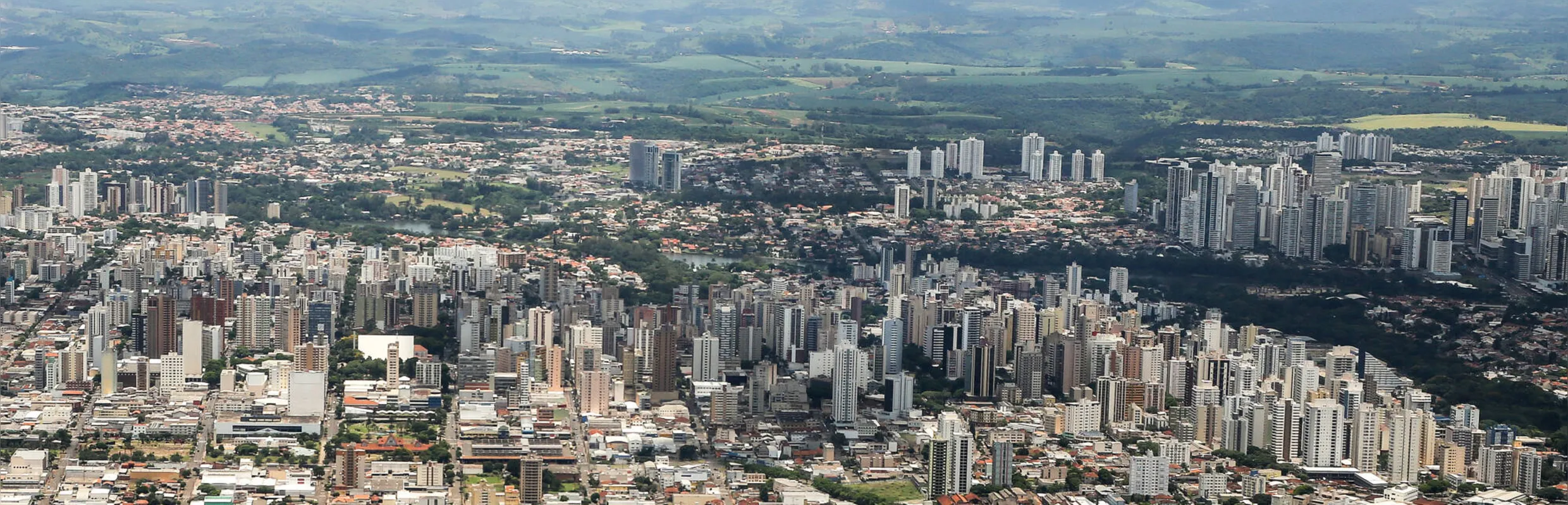 Nas novas construções, espaços  internos mais amplos e janelas iluminadas associam-se a conceito de sustentabilidade e e uso racional de recursos naturais