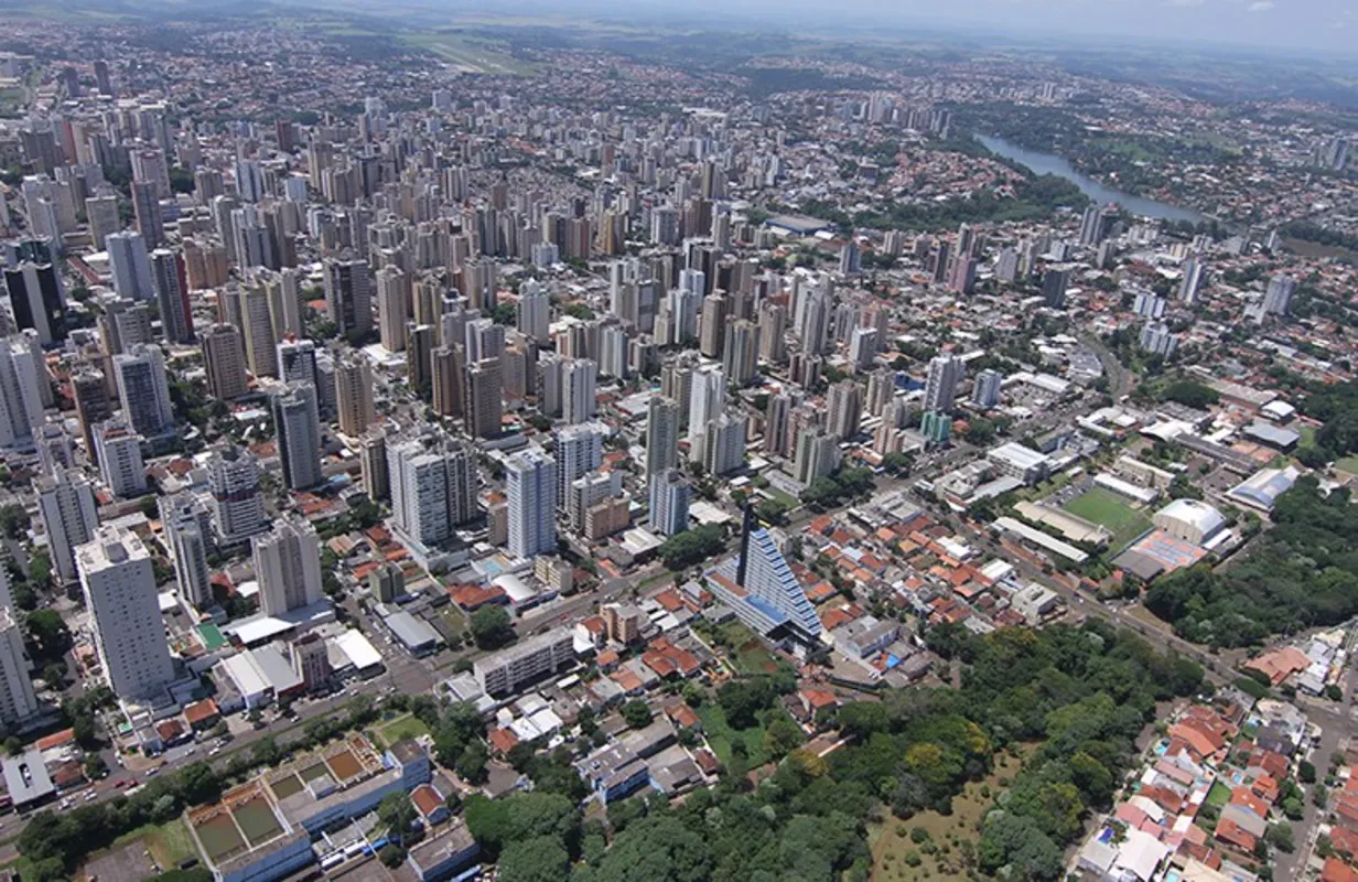 Imagem ilustrativa da imagem Confira o que abre e fecha nesta sexta-feira em Londrina