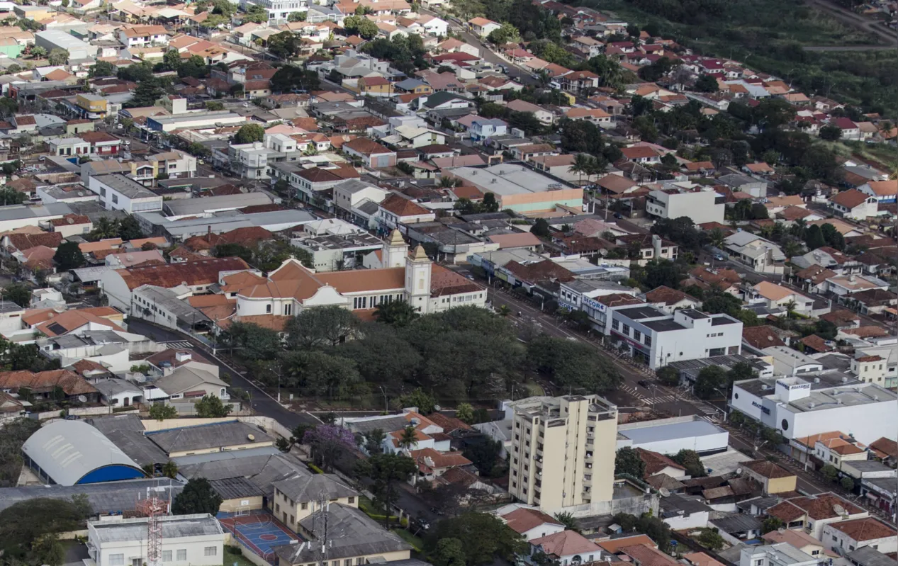 Imagem ilustrativa da imagem Em Assaí, ex-prefeitos entram na disputa eleitoral