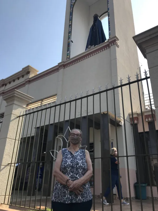 Maria VirginiaBerninni: mesmo do lado de fora, fé se renova