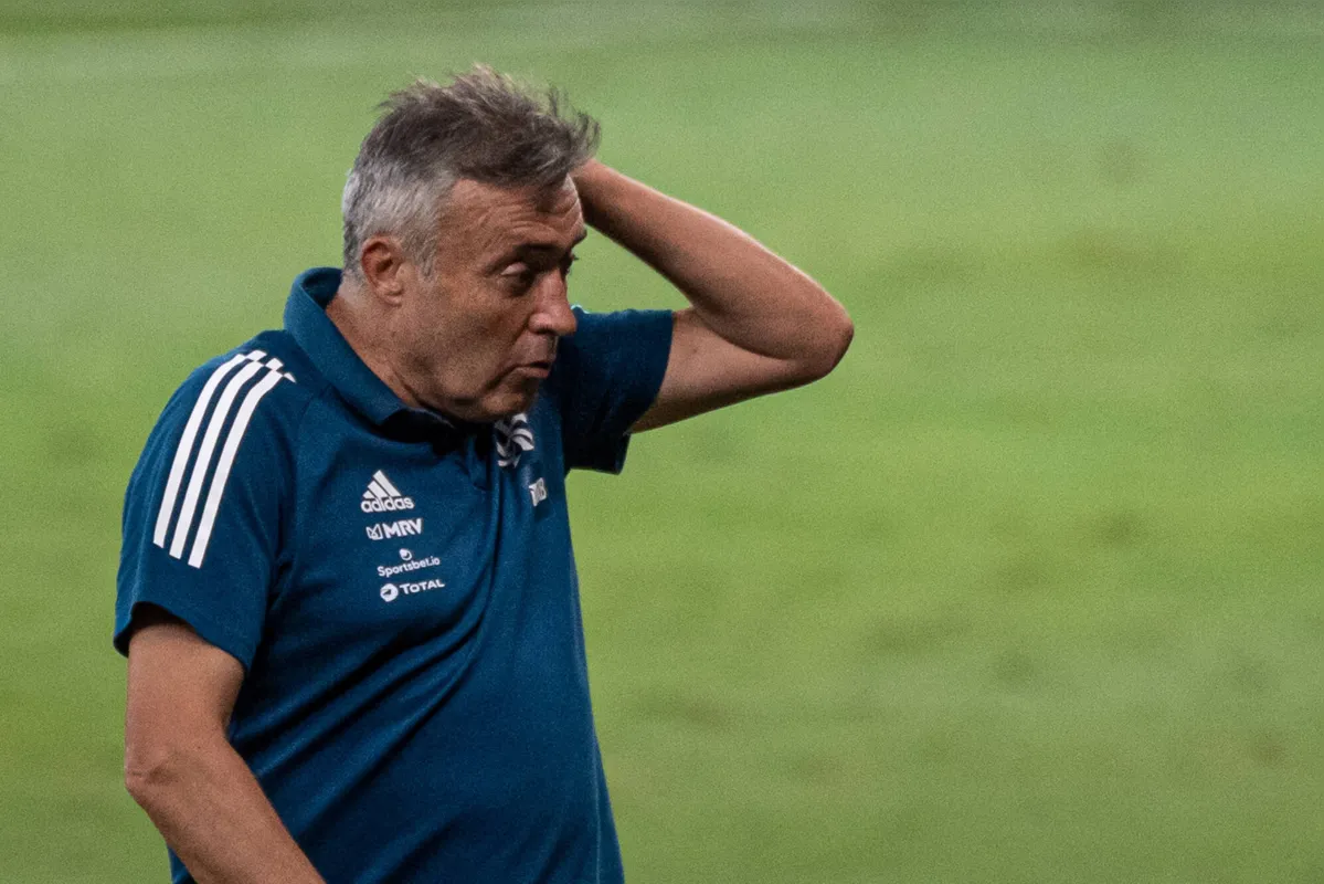 Imagem ilustrativa da imagem Flamengo demite técnico Domènec Torrent após goleadas