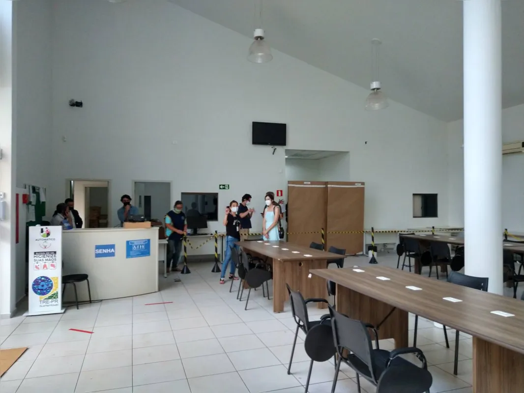 Imagem ilustrativa da imagem Fórum Eleitoral de Londrina volta a funcionar após 1h30 sem energia