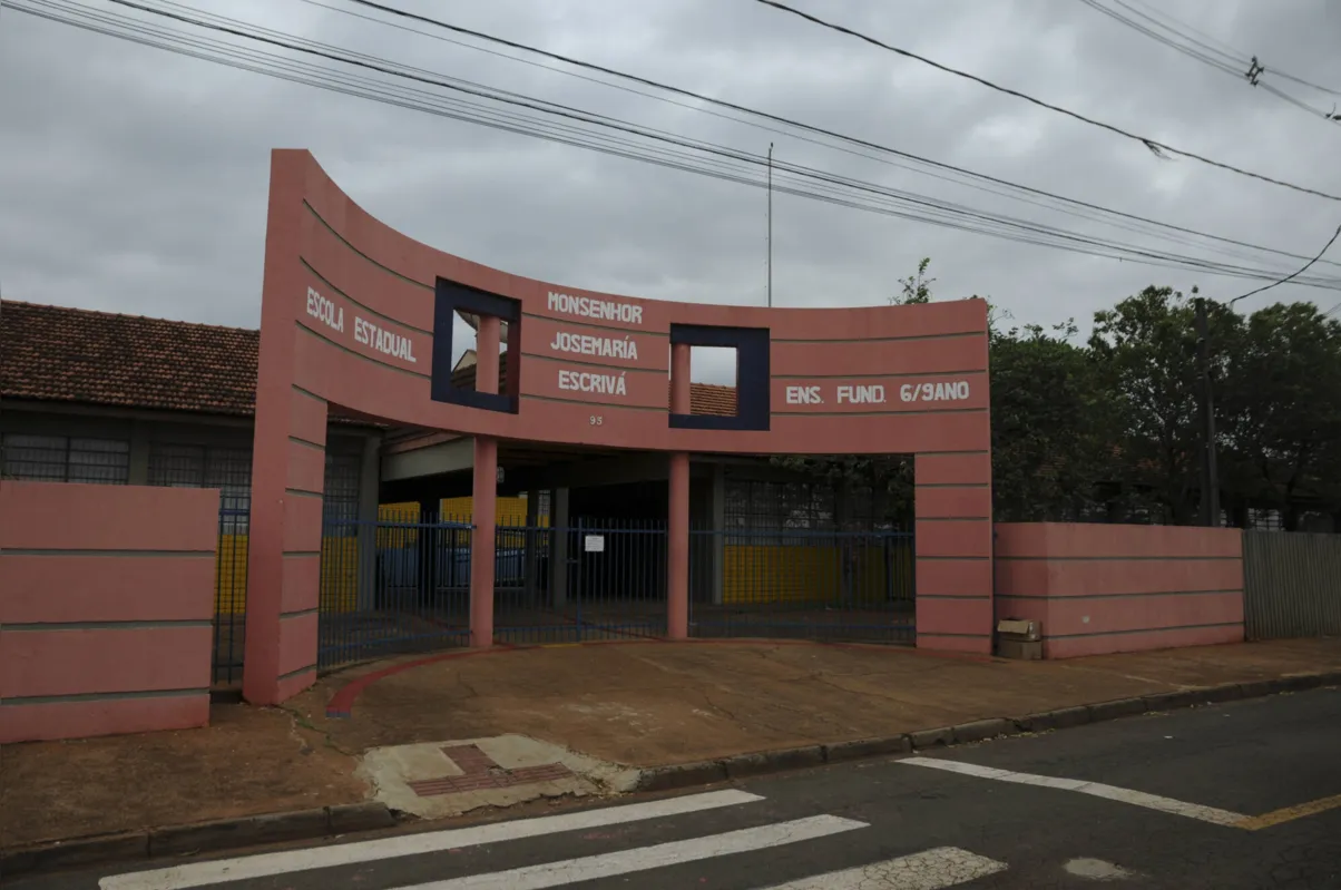 Imagem ilustrativa da imagem Gestão cívico-militar é aprovada em 14 escolas do NRE de Londrina