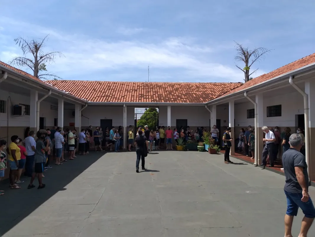 Escola municipal Carlos Augusto Guimarães é uma das principais zonas eleitorais da cidade