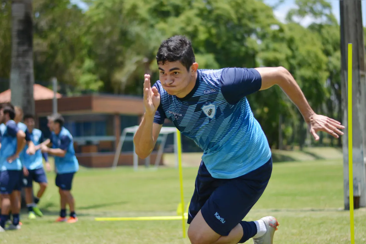 Júnior Pirambu está recuperado de lesão, já voltou aos treinos e pode ser uma opção para o jogo contra o São José
