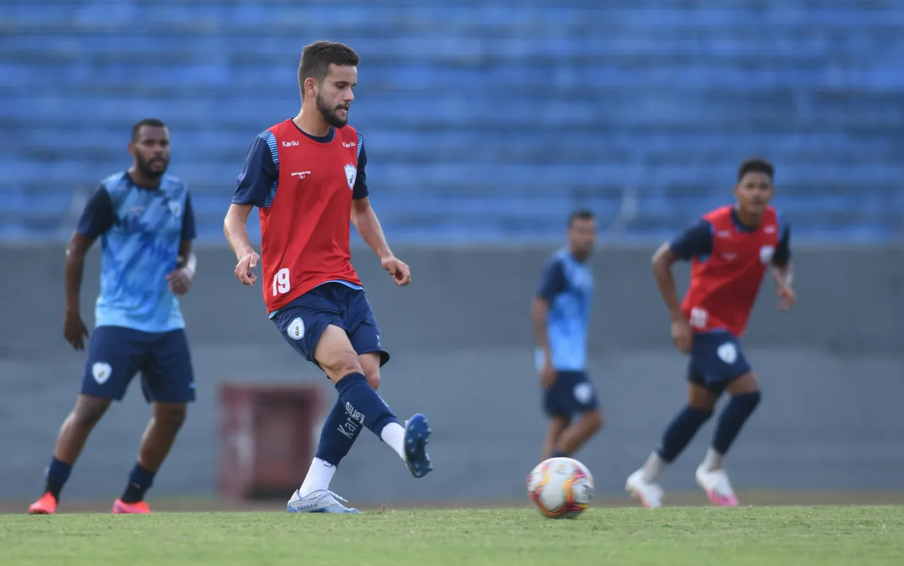 Recuperado da Covid-19, o volante Luan está relacionado para o jogo contra o Palmeiras