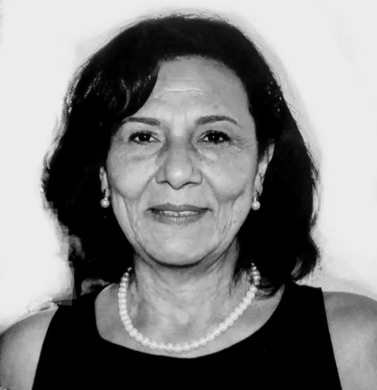 Marina Irene Beatriz Polonio Marina Irene Beatriz Polonio :  “Enquanto a questão ambiental tem sido tratada a passos de tartaruga, a degradação ambiental anda a galope 
"   