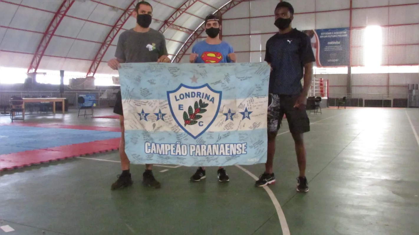 Imagem ilustrativa da imagem Londrina conquista quatro medalhas no Paranaense de kickboxing