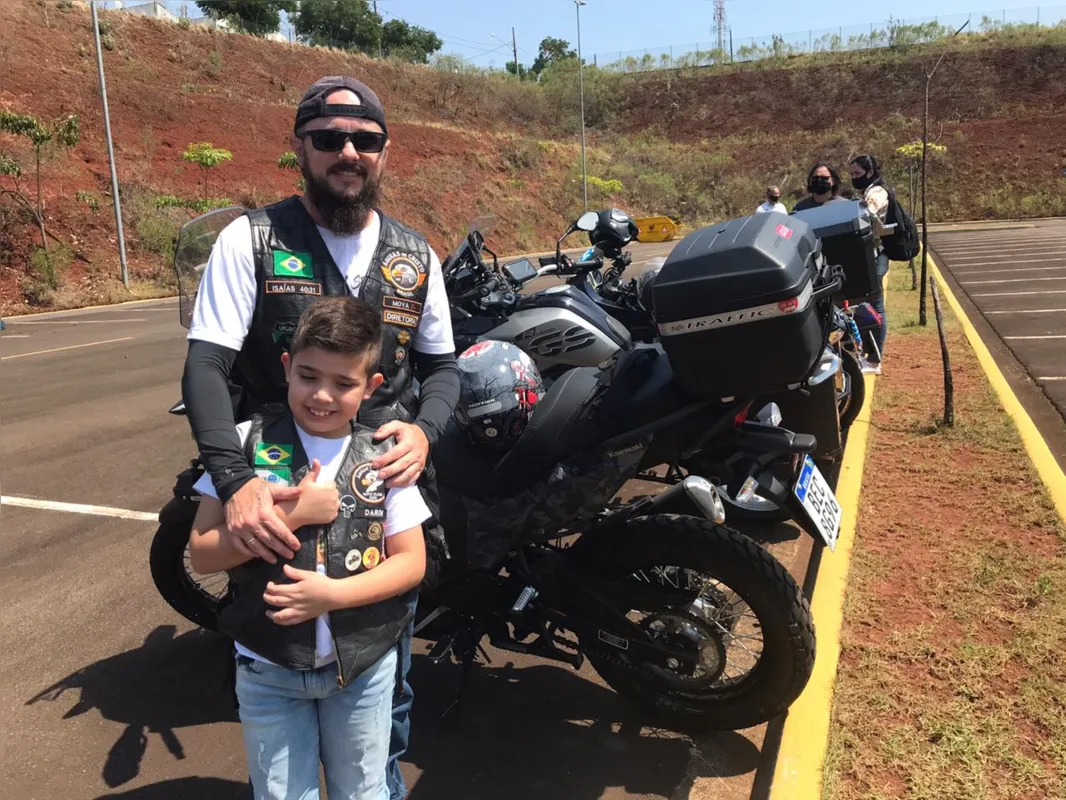 Diogo Moya levou o filho para participar da carreata