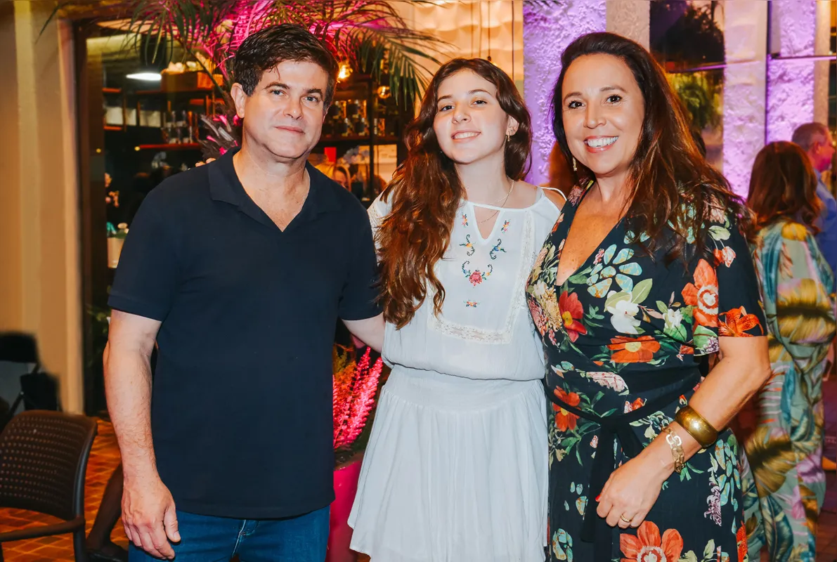 Antonio Severo de Castro Jr, Mariana e Denise Canabrava de Castro: Denise assina o projeto do flower shop