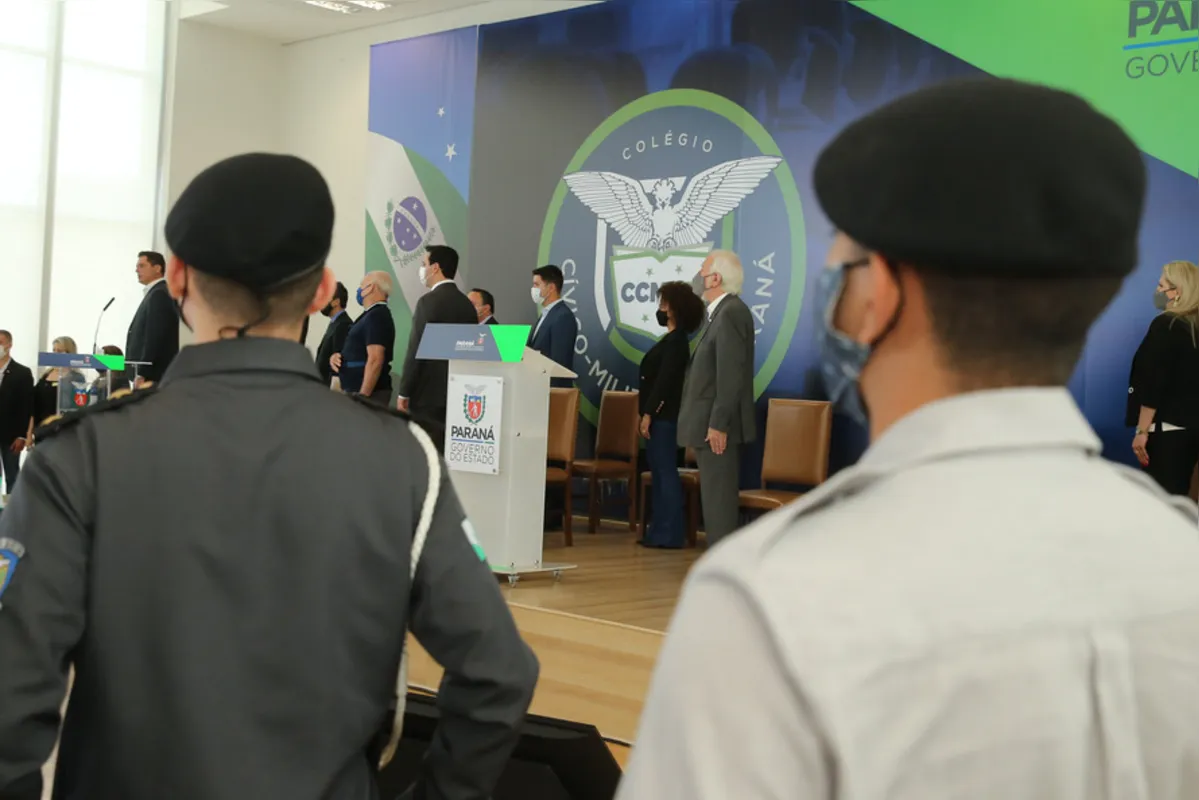 Imagem ilustrativa da imagem Modelo cívico-militar é aprovado em 163 colégios do Paraná