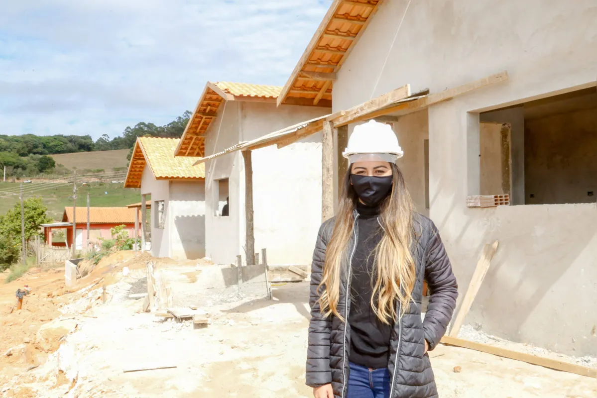 Secretária Municipal de Habitação, Paula Sayure Ono explica que a intervenção urbana extrapola os limites da Vila Nova. 