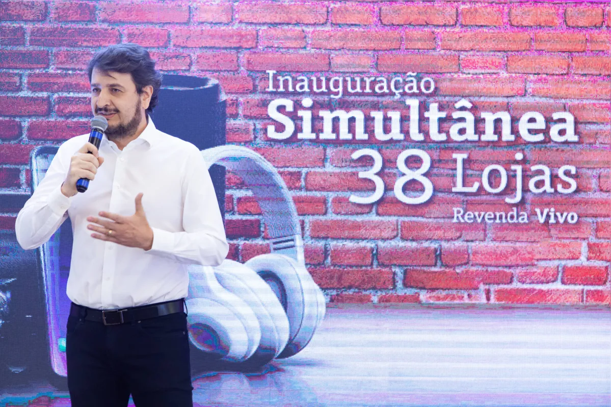O diretor comercial do Móveis Brasília, Fernando Moraes