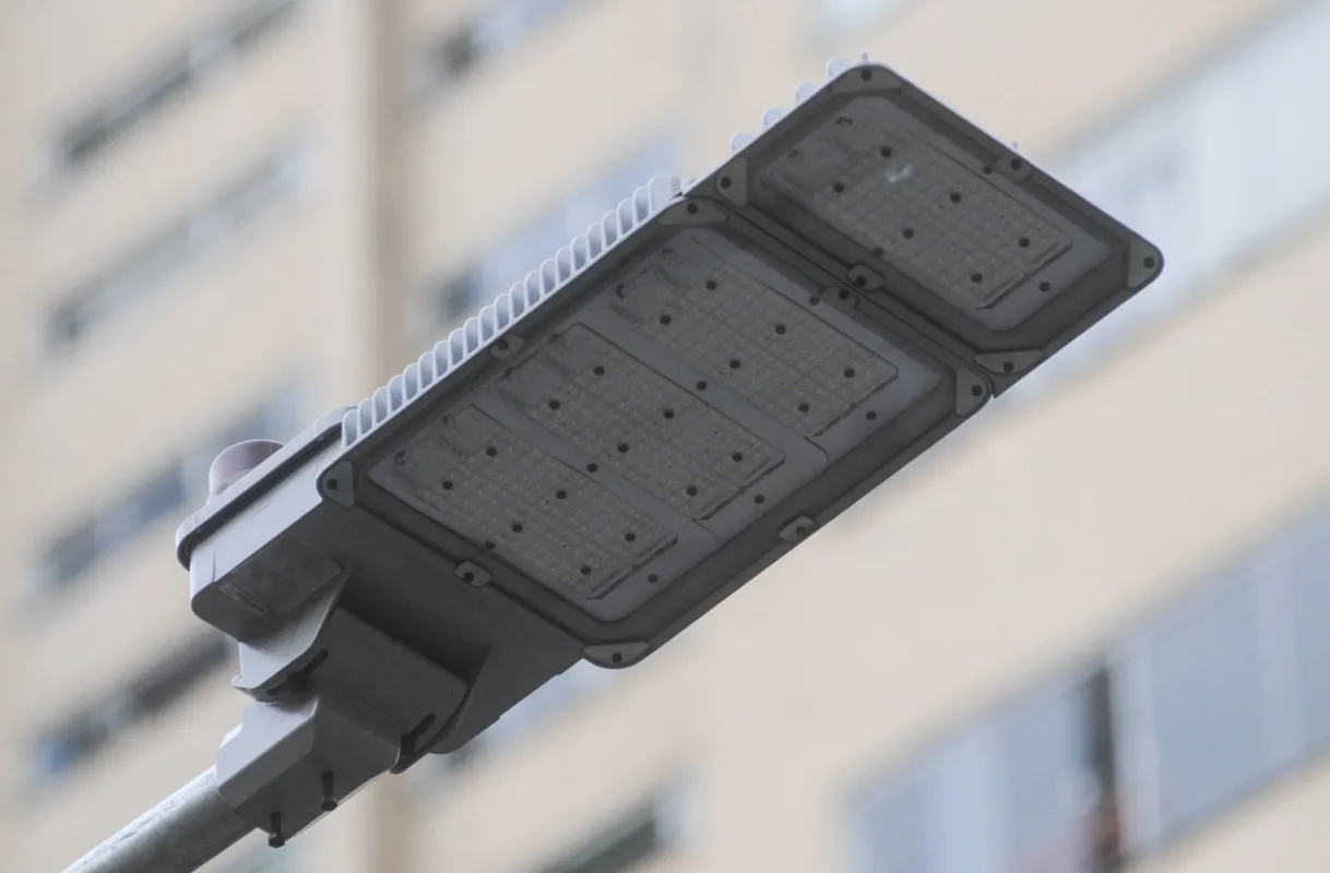 Imagem ilustrativa da imagem Operação policial retira luminárias de LED para perícia criminal
