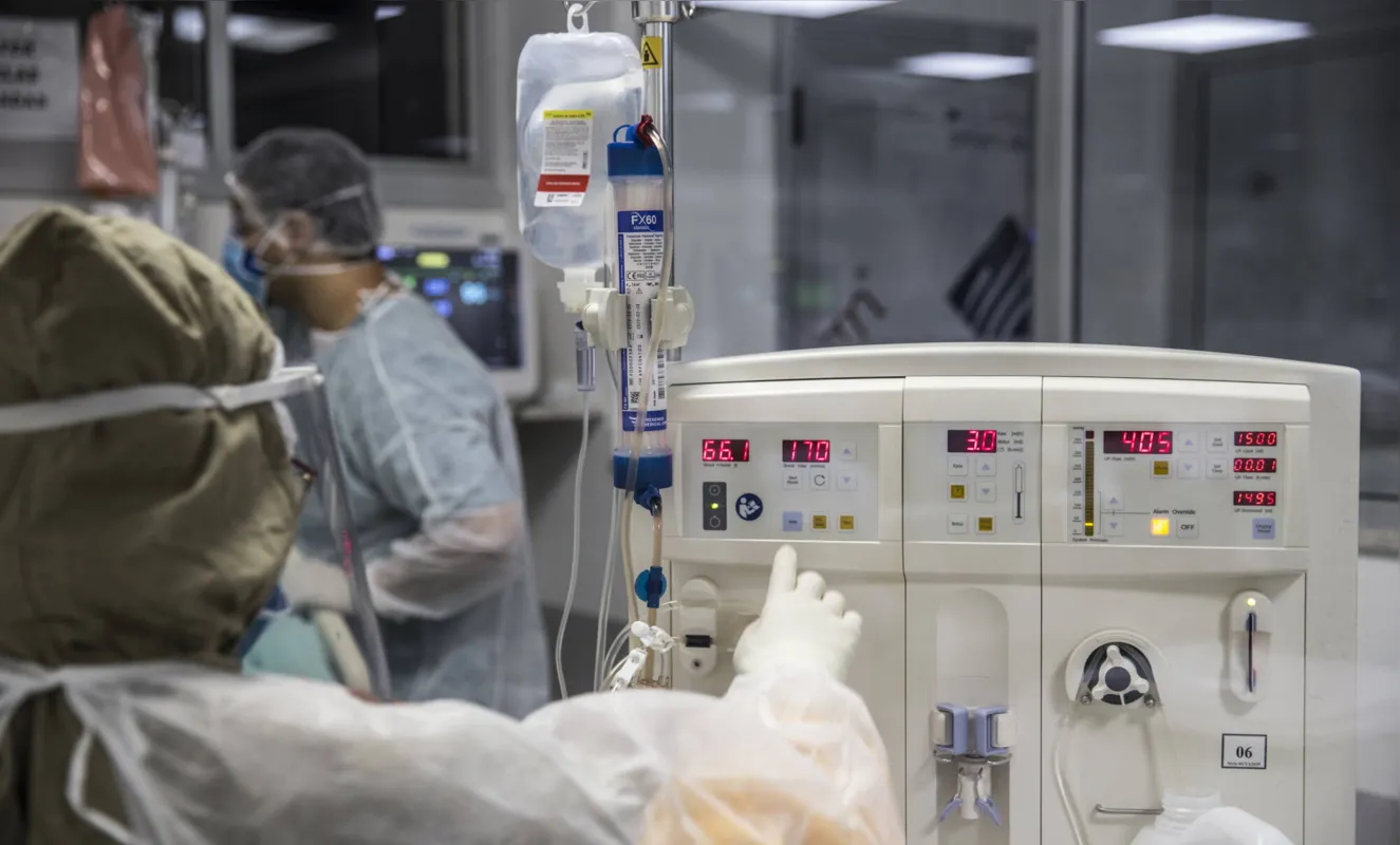 Mais 677 pacientes foram confirmados com Covid-19 nesta terça, 17