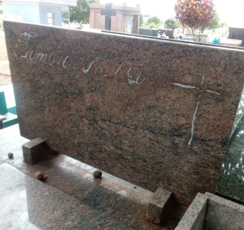 Imagem ilustrativa da imagem Prefeitura coloca vigilante em cemitério de Bela Vista do Paraíso para evitar furtos
