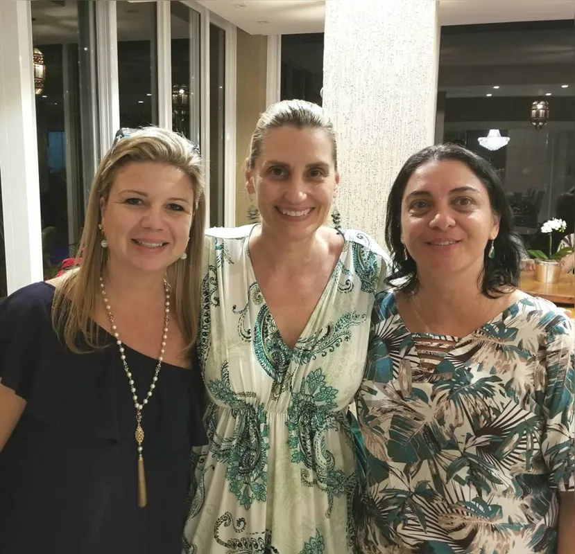 Imagem ilustrativa da imagem Reencontro de amigas de infância em Londrina