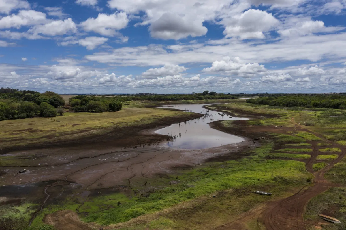Imagem ilustrativa da imagem Reservatório da Represa Capivara atinge nível mais baixo da história