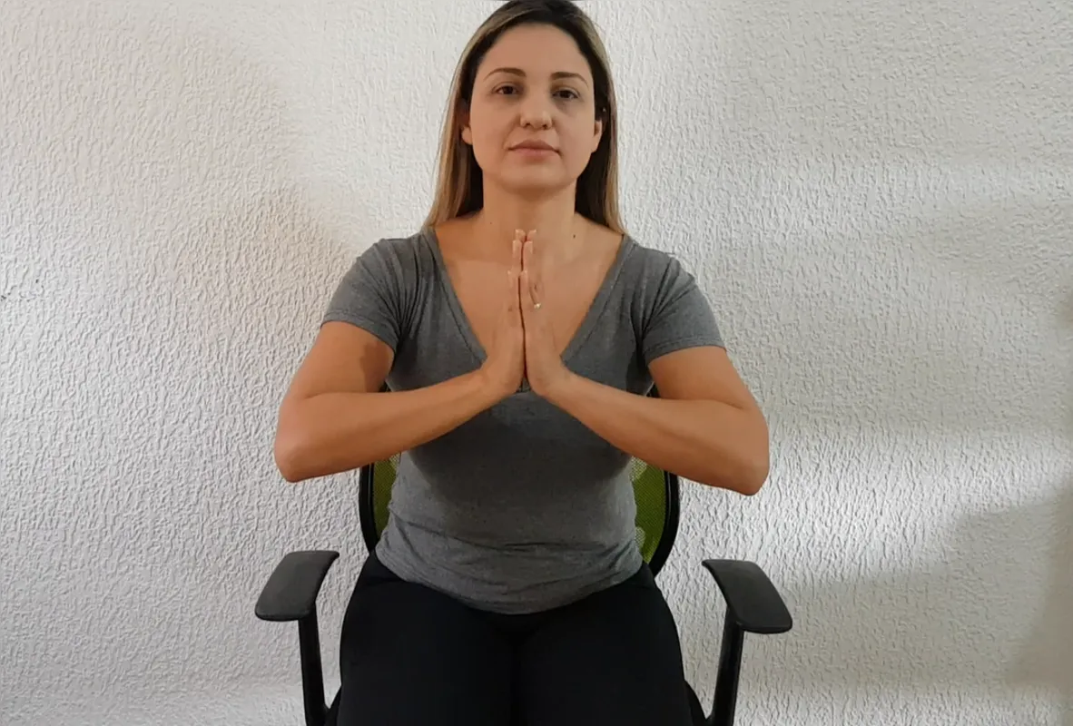 Imagem ilustrativa da imagem Residentes da UEL criam vídeo para quem trabalha em casa