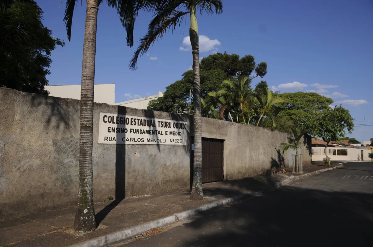 Escola Estadual Tsuru Oguido, em Londrina, aprovou modelo cívico-militar em consulta pública do Governo do Estado