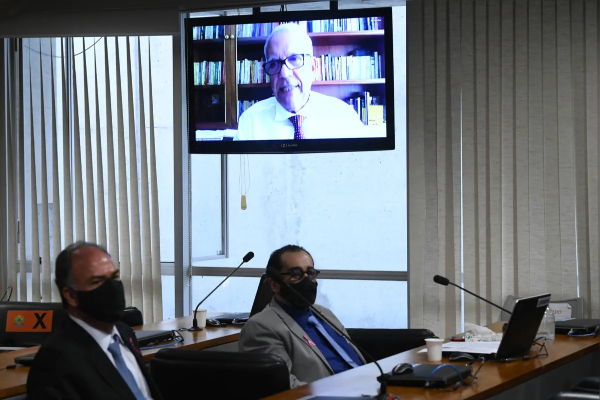 Imagem ilustrativa da imagem Senadores do Paraná se posicionam contra escolha de Kássio Marques