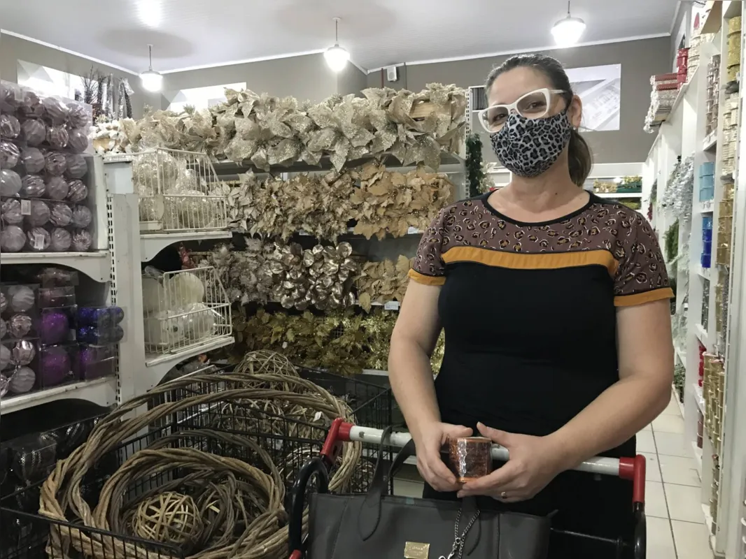 Lígia Gasparotto já buscou enfeites de Natal três vezes nesse ano