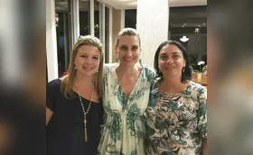 Reencontro de amigas de infância em Londrina