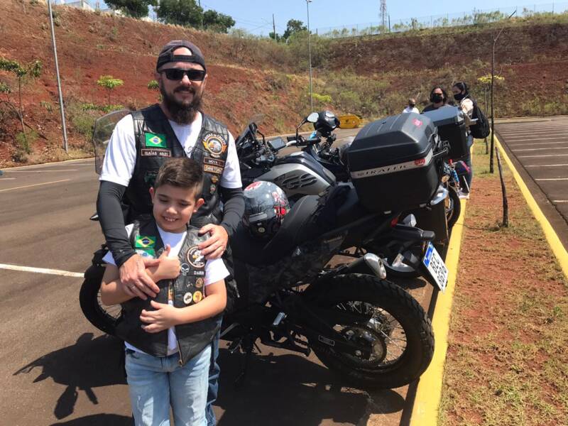 Diogo Moya levou o filho para participar da carreata