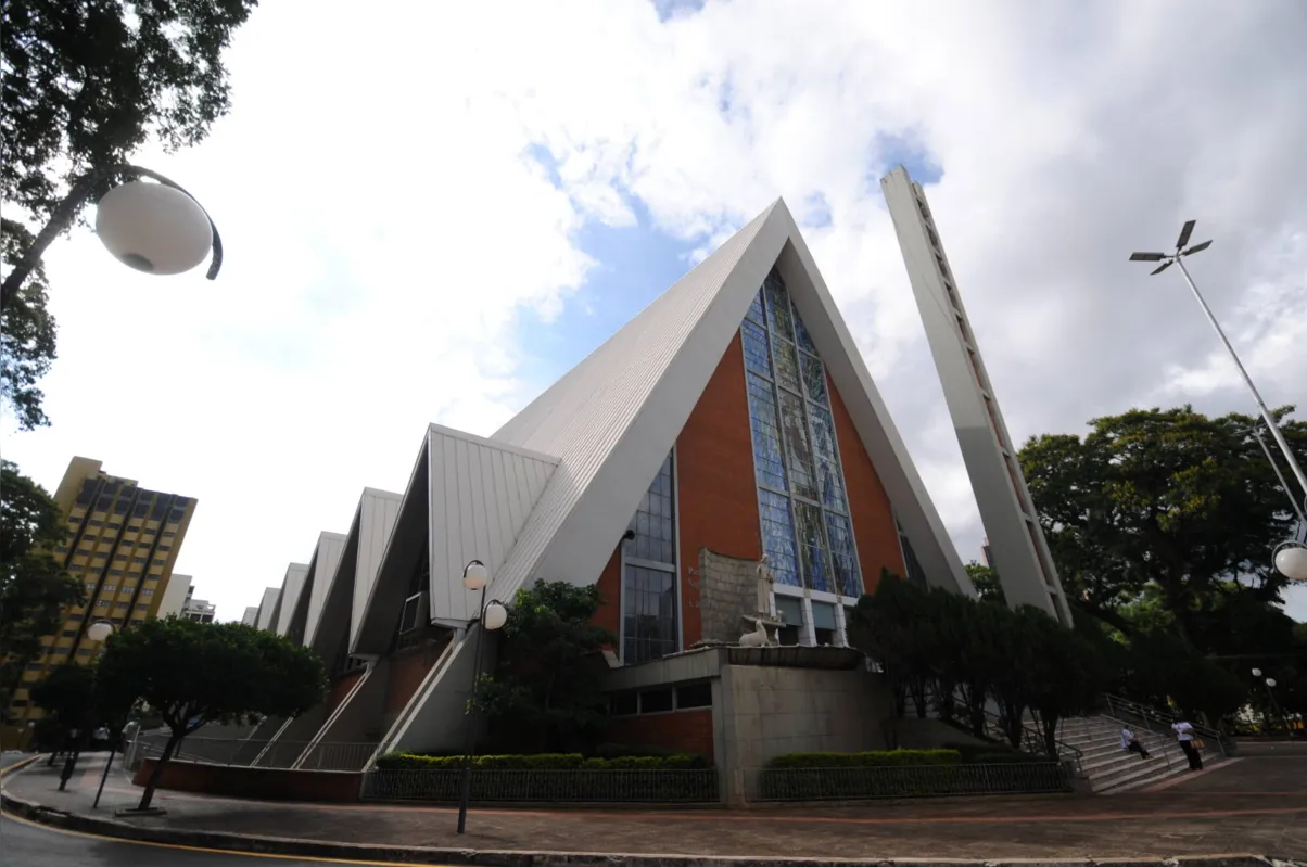 Imagem ilustrativa da imagem Arquidiocese de Londrina reduz limite de pessoas nas missas