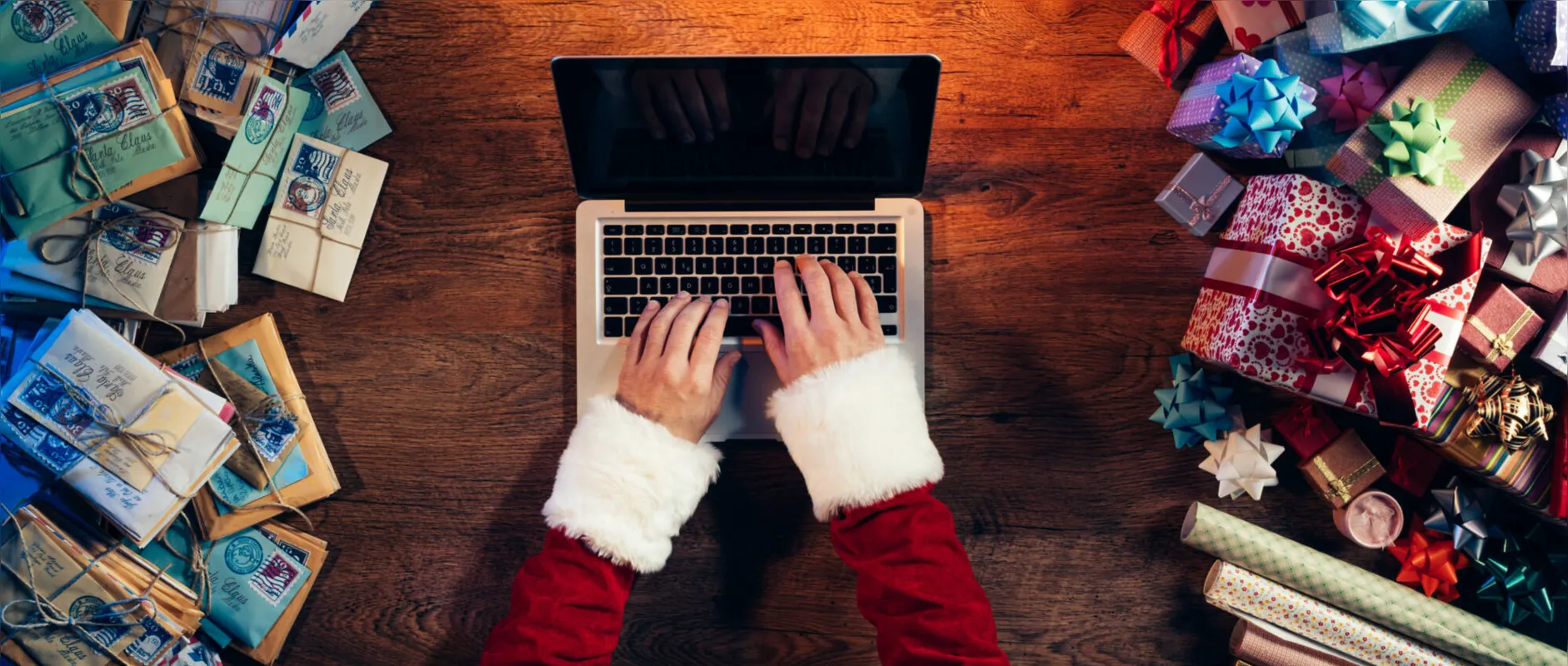 Imagem ilustrativa da imagem Cartas sem destinatários: Papai Noel dos Correios apadrinha cartinhas há mais de 30 anos