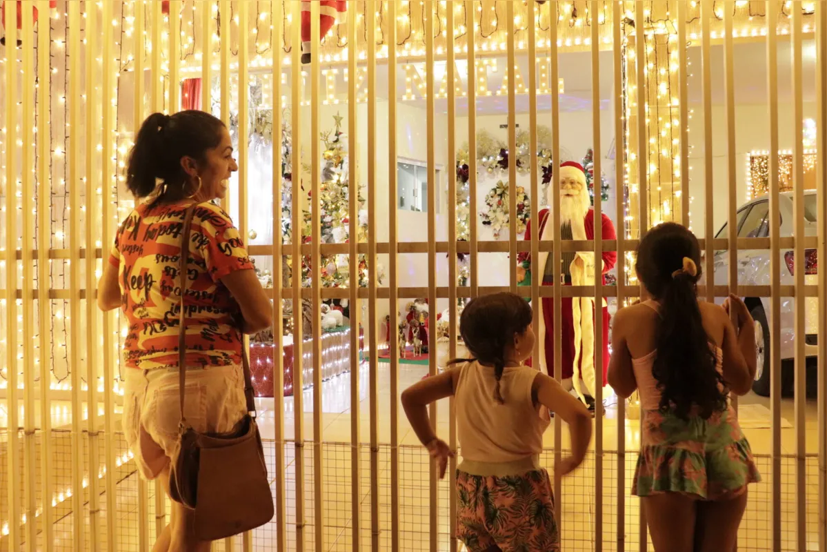 Imagem ilustrativa da imagem Casa iluminada é tradição de Natal em Cambé
