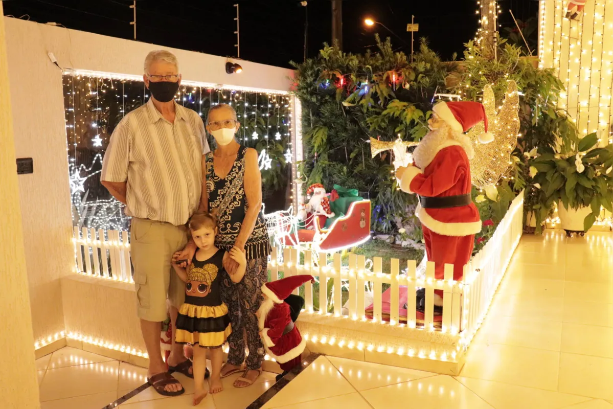 Imagem ilustrativa da imagem Casa iluminada é tradição de Natal em Cambé