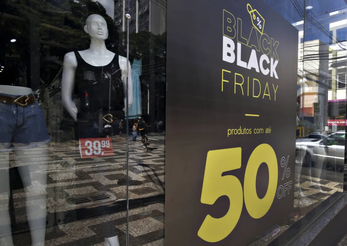 Imagem ilustrativa da imagem Comércio tem dia de movimento intenso com Black Friday