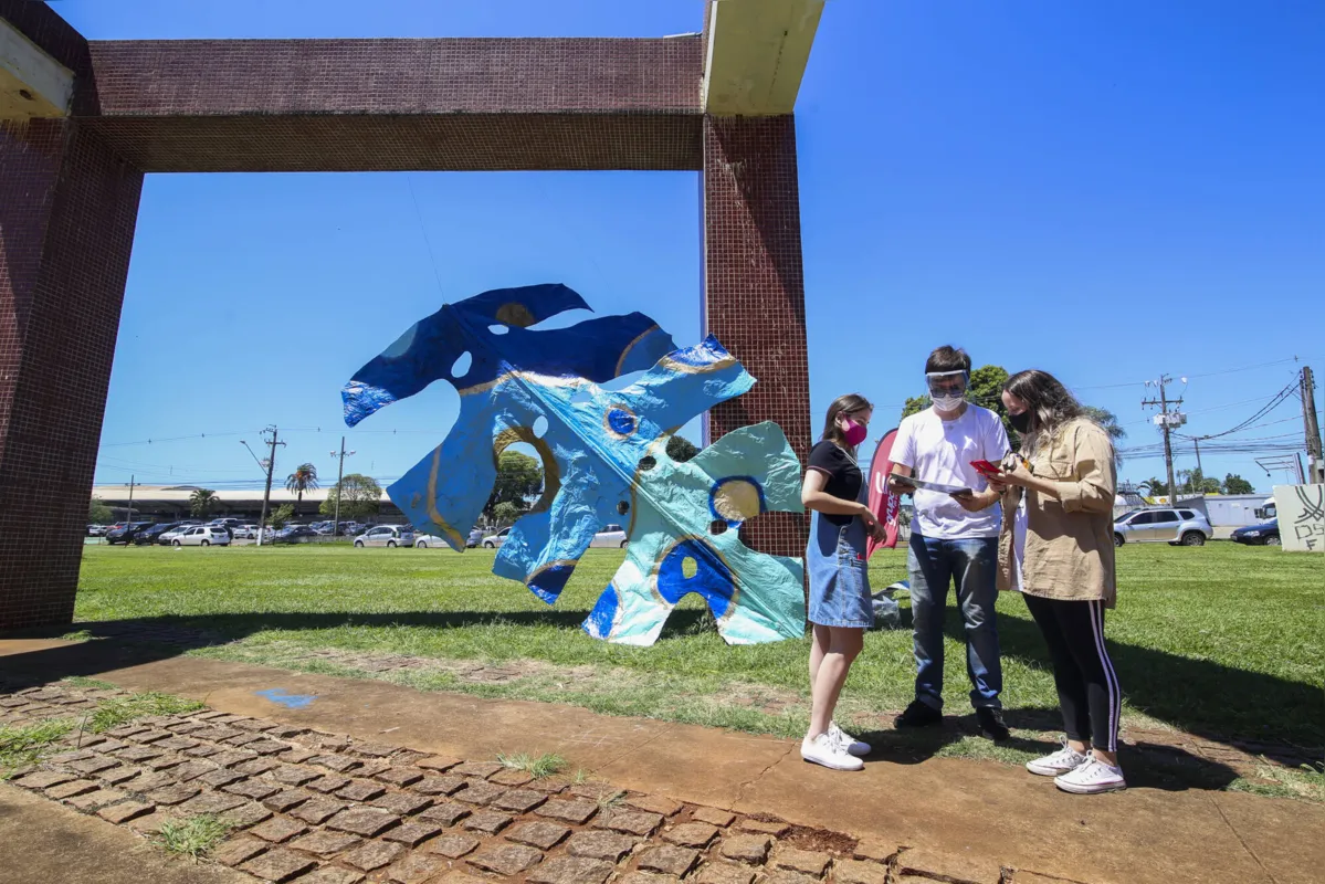 Praça Nishonomiya: monumento em homenagem à natureza